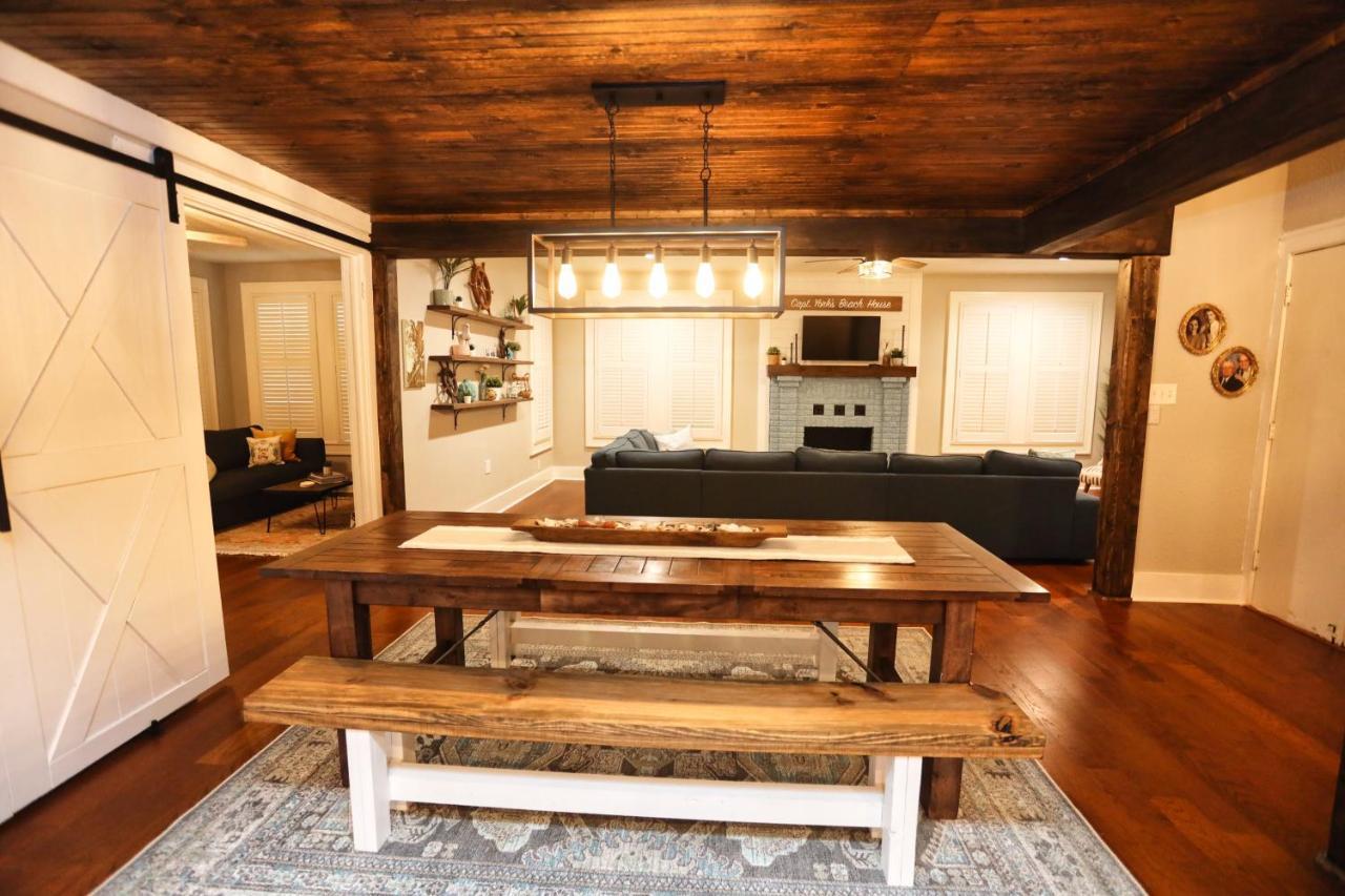 1926 4-bedroom House W/private Yard&huge Deck Galveston