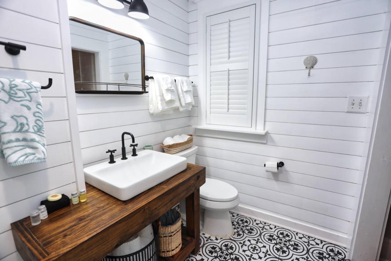 Ferienhaus 1926 4-bedroom House W/private Yard&huge Deck Galveston