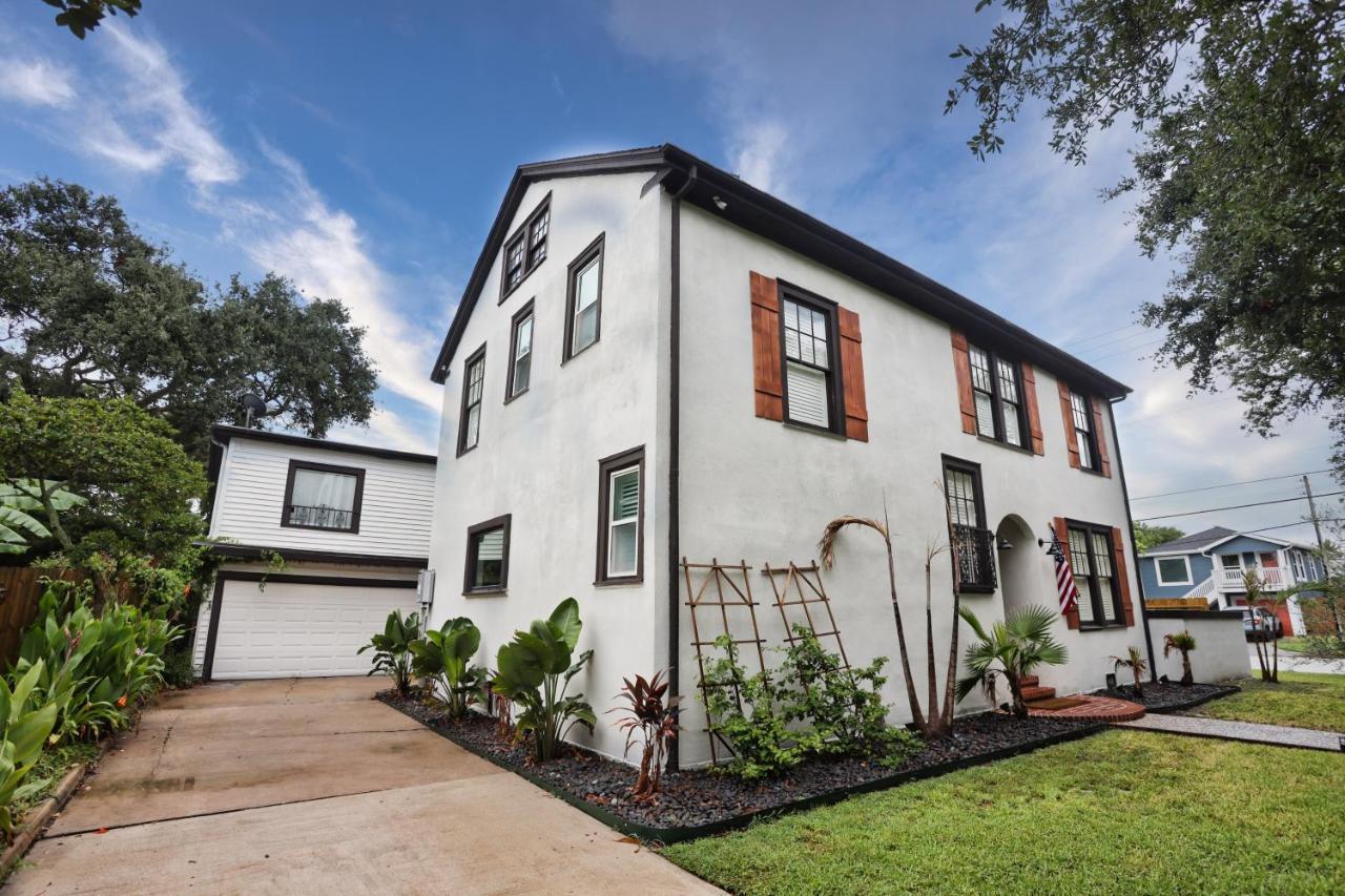 Historic Family Friendly Close To Seawall *