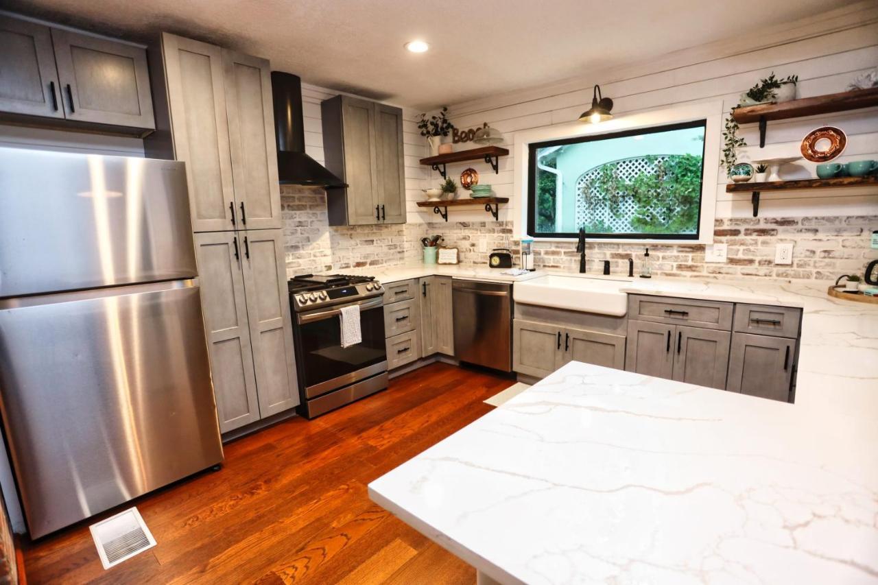 Historic Family Friendly Close To Seawall *
